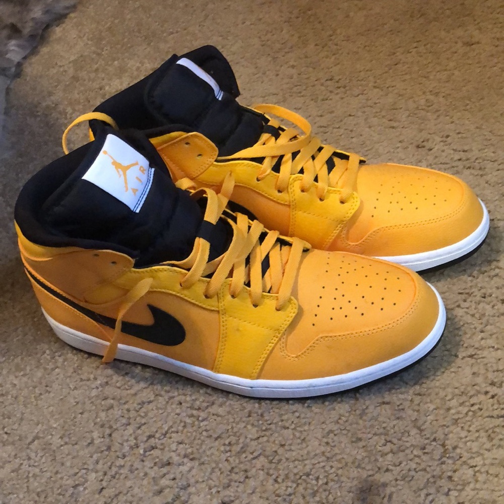 Nike Jordan 1 University gold/black